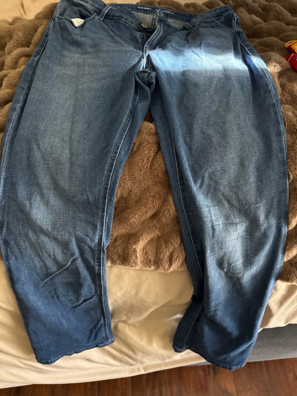 Old Navy woman’s Medium Blue Relaxed Jeans